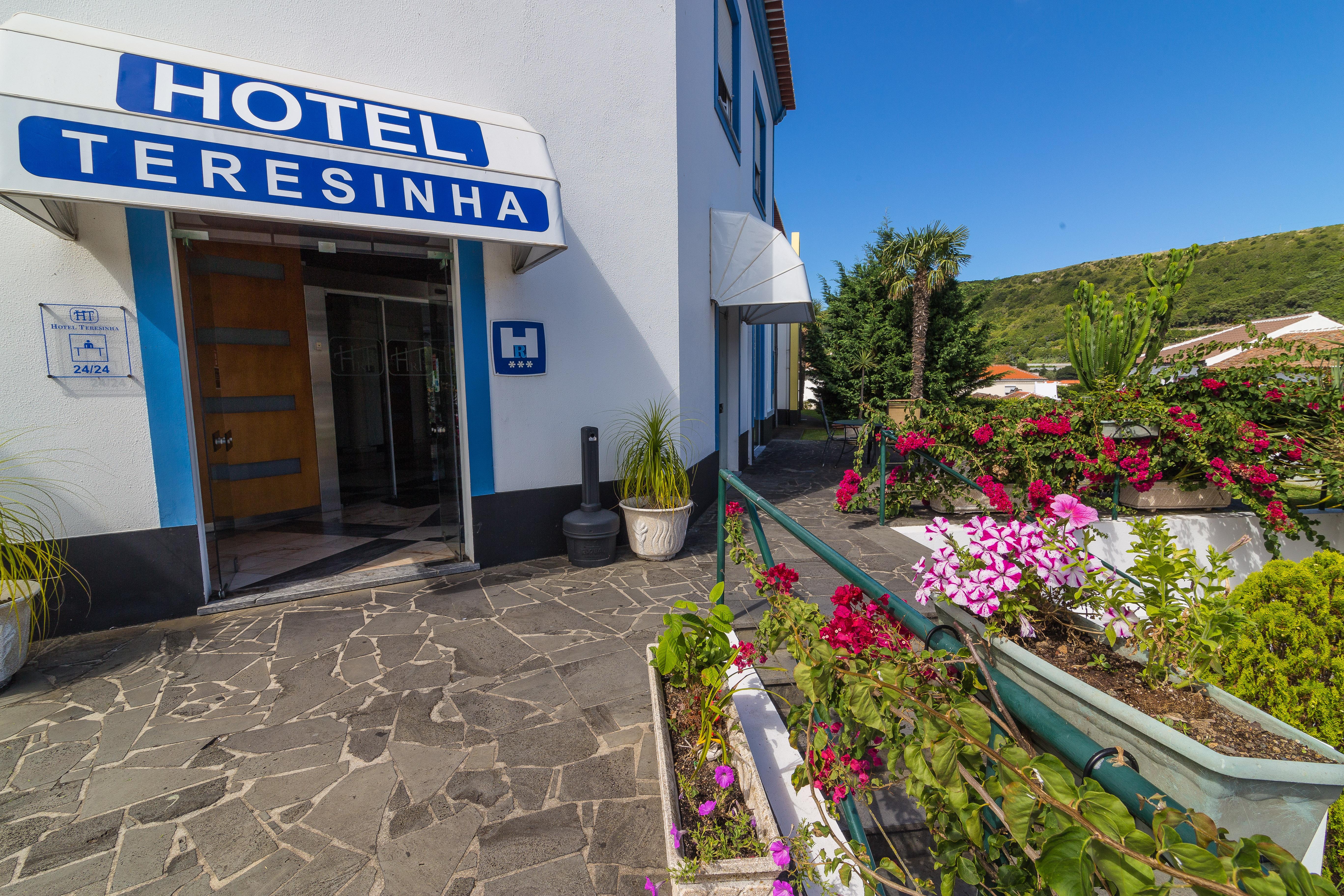 Hotel Teresinha Praia da Vitoria Exterior photo